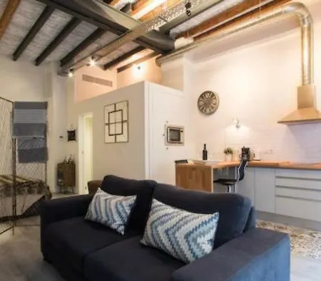 Beautiful Loft In Old Town شقة